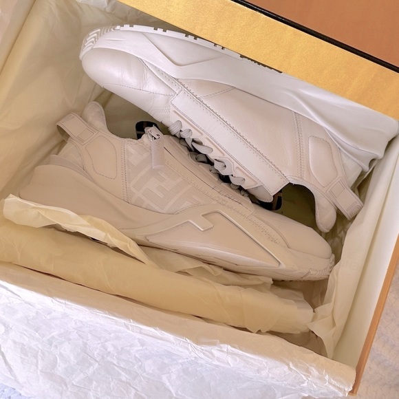 Fendi Flow - Picture 4 of 11